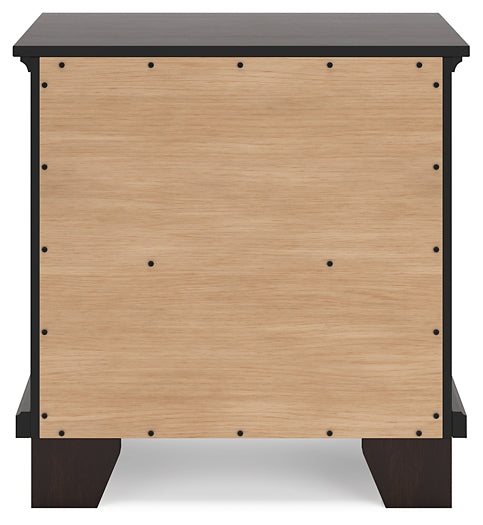 Covetown Twin Panel Bed with Nightstand