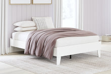 Load image into Gallery viewer, Hallityn Full Platform Bed with Dresser
