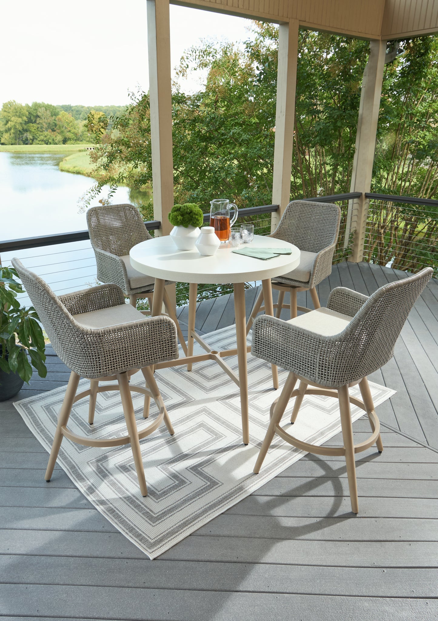 Seton Creek Outdoor Bar Table and 4 Barstools